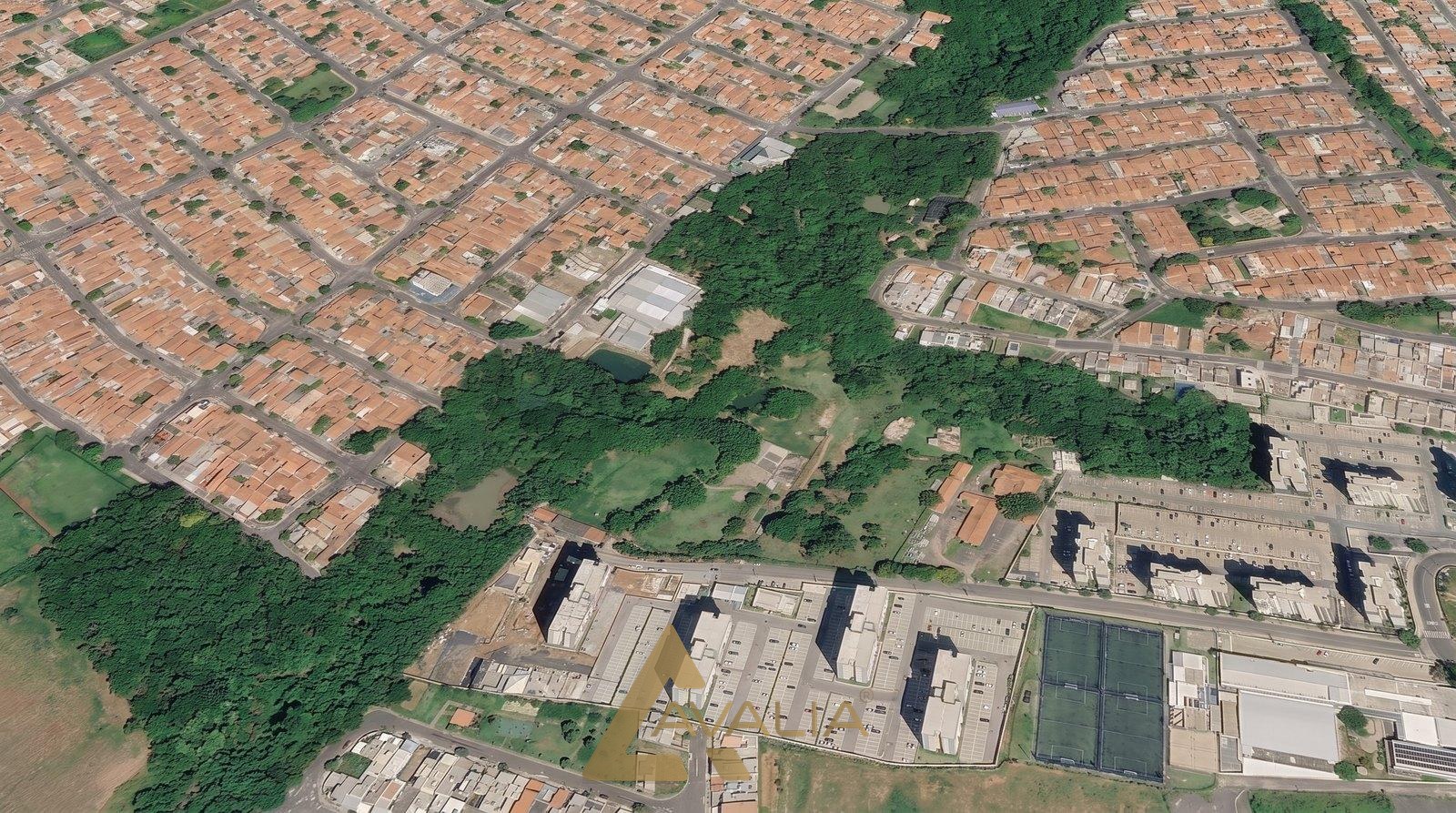 Vista aérea da mata preservada no entorno do Manai Bosque, em Indaiatuba/SP